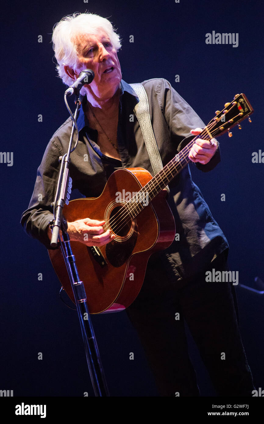 Como, Italien. 3. Juni 2016. Der englische Singer-Songwriter GRAHAM NASH führen live auf der Bühne im Teatro Sociale bei "Dieser Weg heute Abend Tour" Credit: Rodolfo weitertransferiert/Alamy Live News Stockfoto