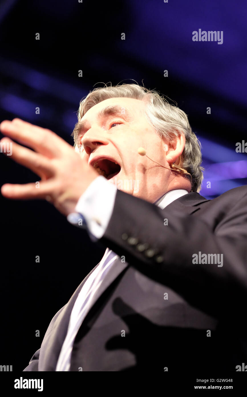 Hay Festival, Wales, Großbritannien - Juni 2016 - der ehemalige Premierminister Gordon Brown spricht auf der Bühne des Hay Festival in eine Veranstaltung unter dem Titel "Großbritannien in Europa" vor dem EU-Referendum am 23. Foto Steven Mai/Alamy leben Nachrichten Stockfoto