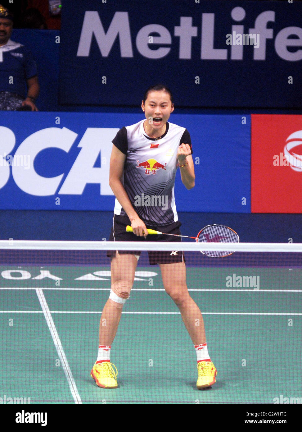 Jakarta, DKI Jakarta, Indonesien. 4. Juni 2016. JAKARTA, Indonesien - Juni 04: Wang Yihan aus China während Frauen Einzell in die Indonesia Open 2016 in Jakarta, Indonesien am 4. Juni 2016. Wang Yihan aus China gewinnen 16-21, 21: 11, 21-17 und geht zur endgültigen Indonesia Open. © Sijori Bilder/ZUMA Draht/Alamy Live-Nachrichten Stockfoto