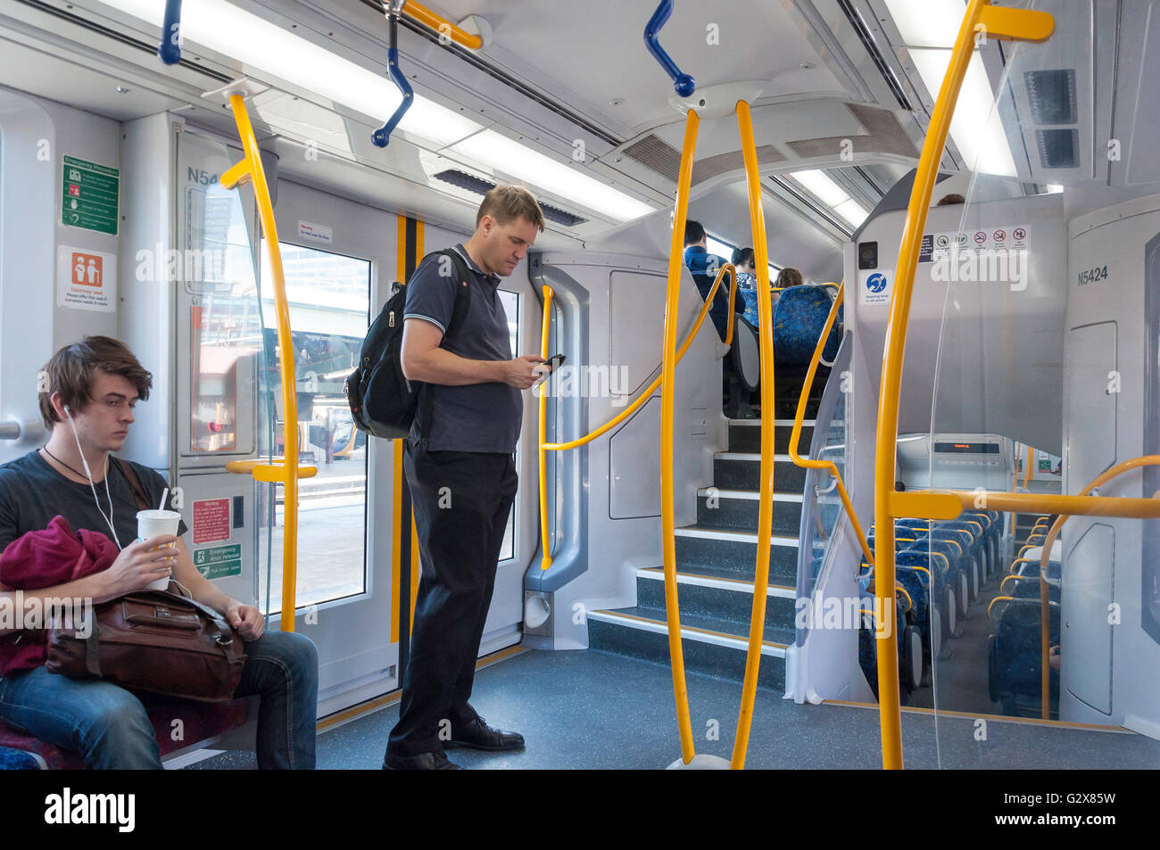 Trainieren Sie Wagen Innenraum auf Bahnnetz Sydney, Sydney, New South Wales, Australien Stockfoto