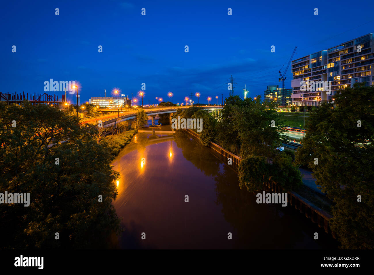 Die unteren Don River in der Nacht, in Toronto, Ontario. Stockfoto Die unteren Don River in der Nacht, in Toronto, Ontario. Stockfoto