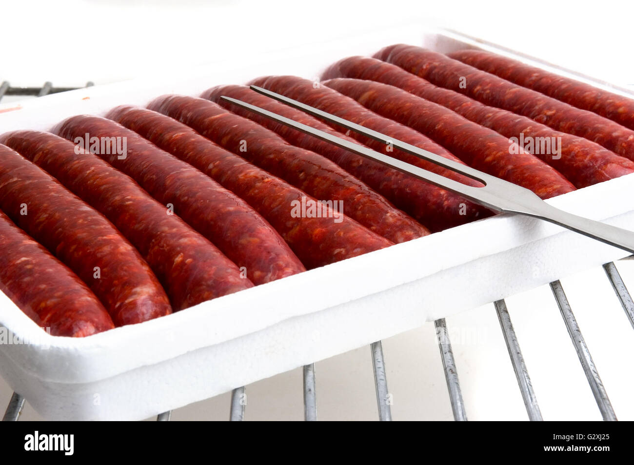 Chorizo, Chorizo Grill wird im Studio mit weißem Hintergrund fotografiert Stockfoto