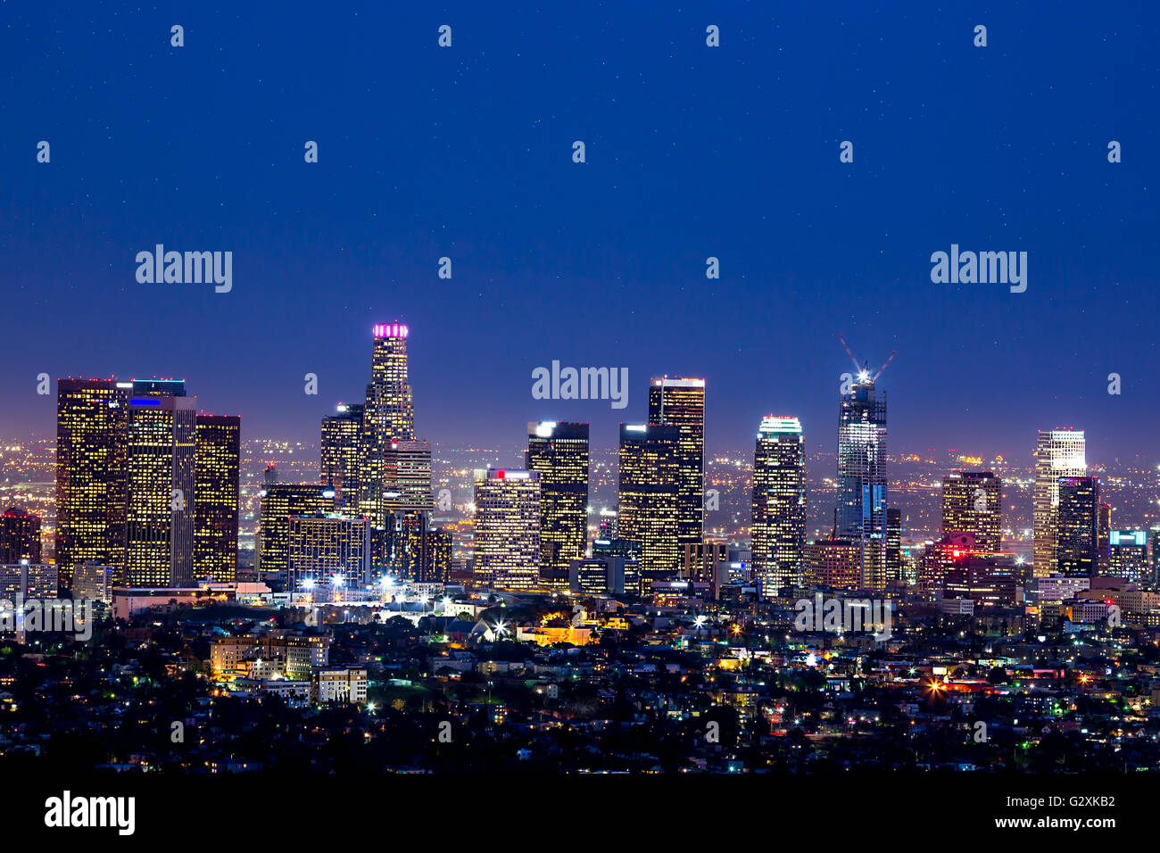 Skyline von Los Angeles in der Dämmerung Stockfoto