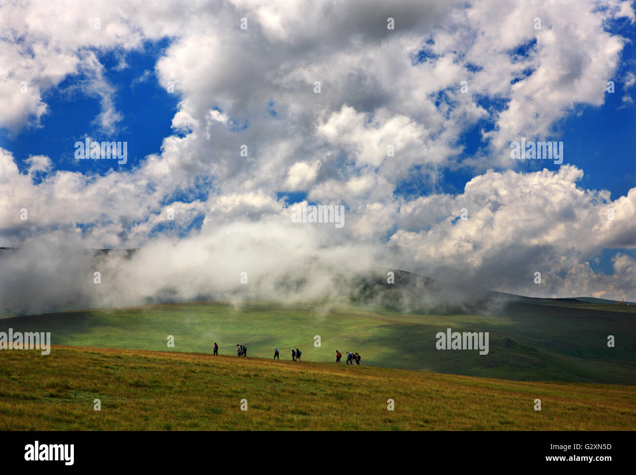 Wanderer in der Nähe von Dilaver Yaylasi, Weiler in der alpinen Zone der pontische Alpen, Gumushane Provinz, Schwarzmeerregion, Türkei Stockfoto