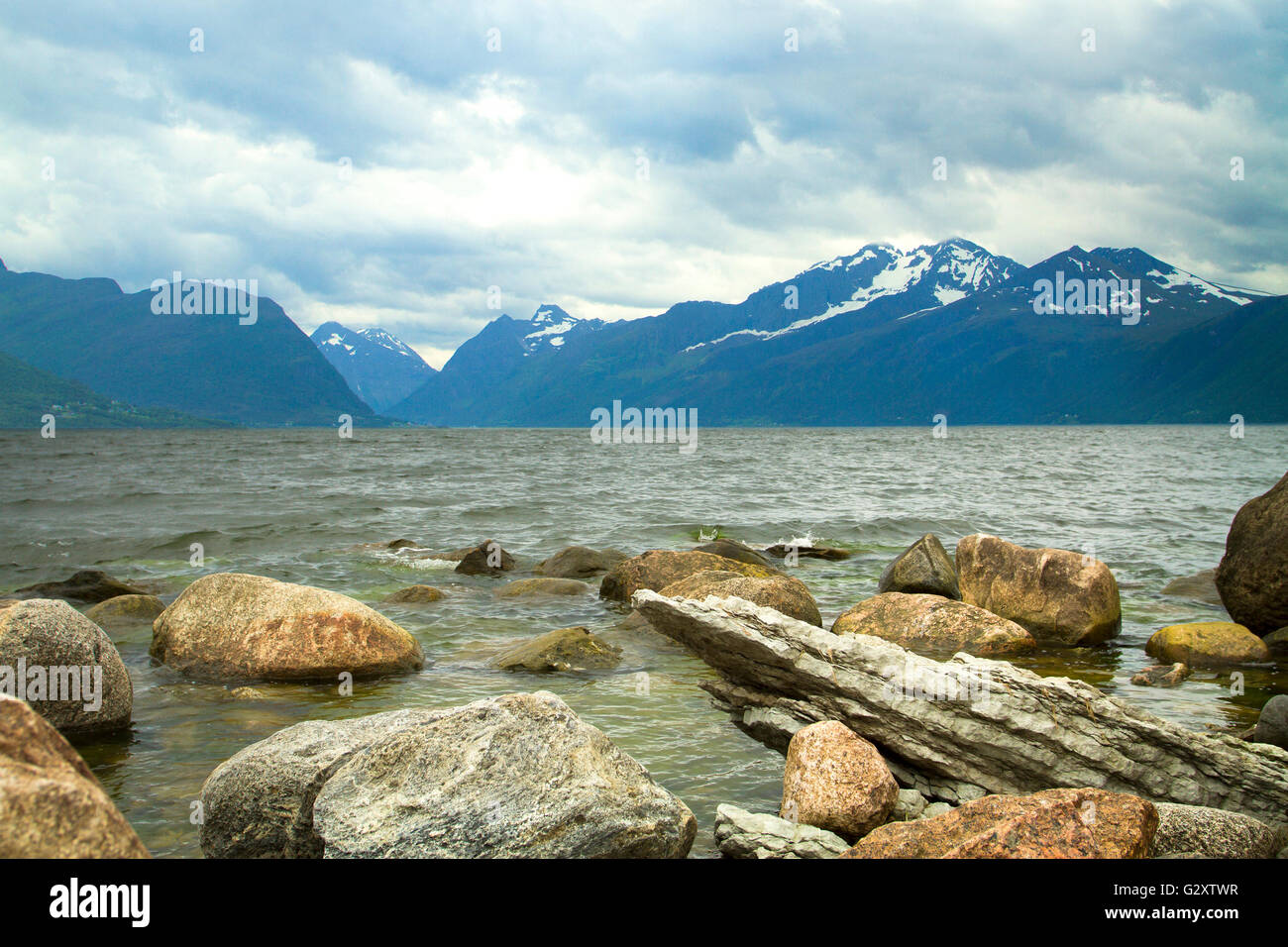 Naturlandschaft am Geirangerfjord. Norwegen-Berg Stockfoto