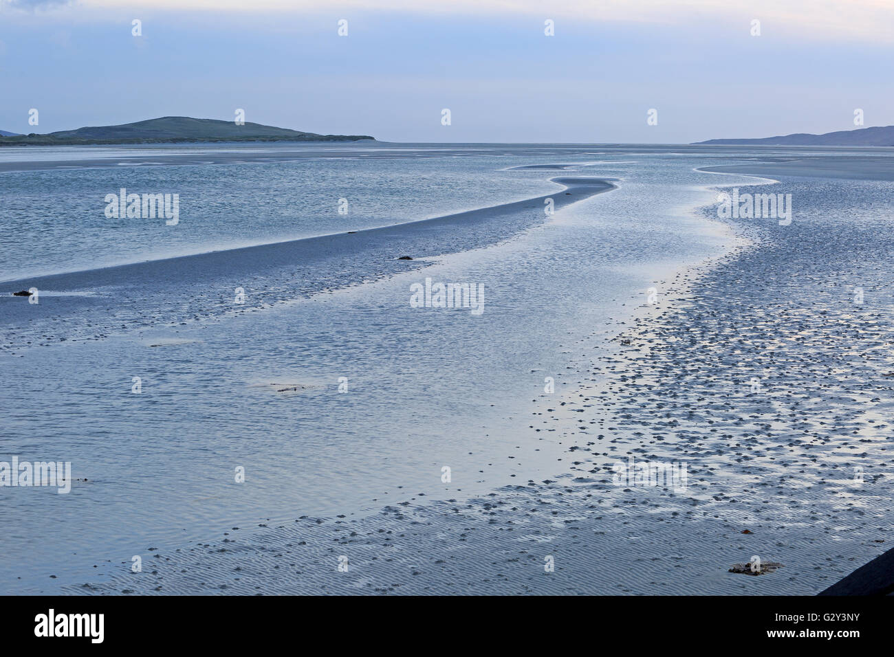 Sand Bar am Luskentyre Strand Harris bei Sonnenuntergang aufgenommen Stockfoto