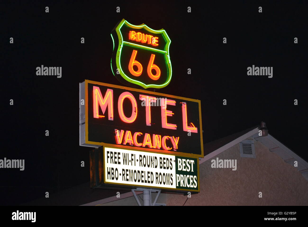 Eine altmodisches Motel melden Sie entlang der Route 66 in Kalifornien. Stockfoto