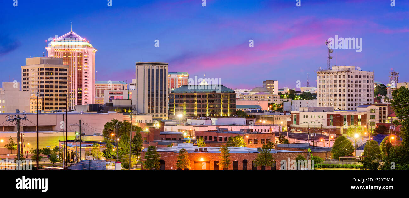 Montgomery, Alabama, USA downtown Skyline bei Nacht. Stockfoto