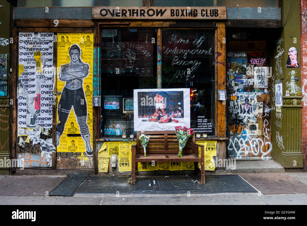 New York, USA. 4. Juni 2016. Denkmal für Muhammad Ali, außerhalb der Sturz Boxing Club in der East Village-Credit: Stacy Walsh Rosenstock/Alamy Live-Nachrichten Stockfoto