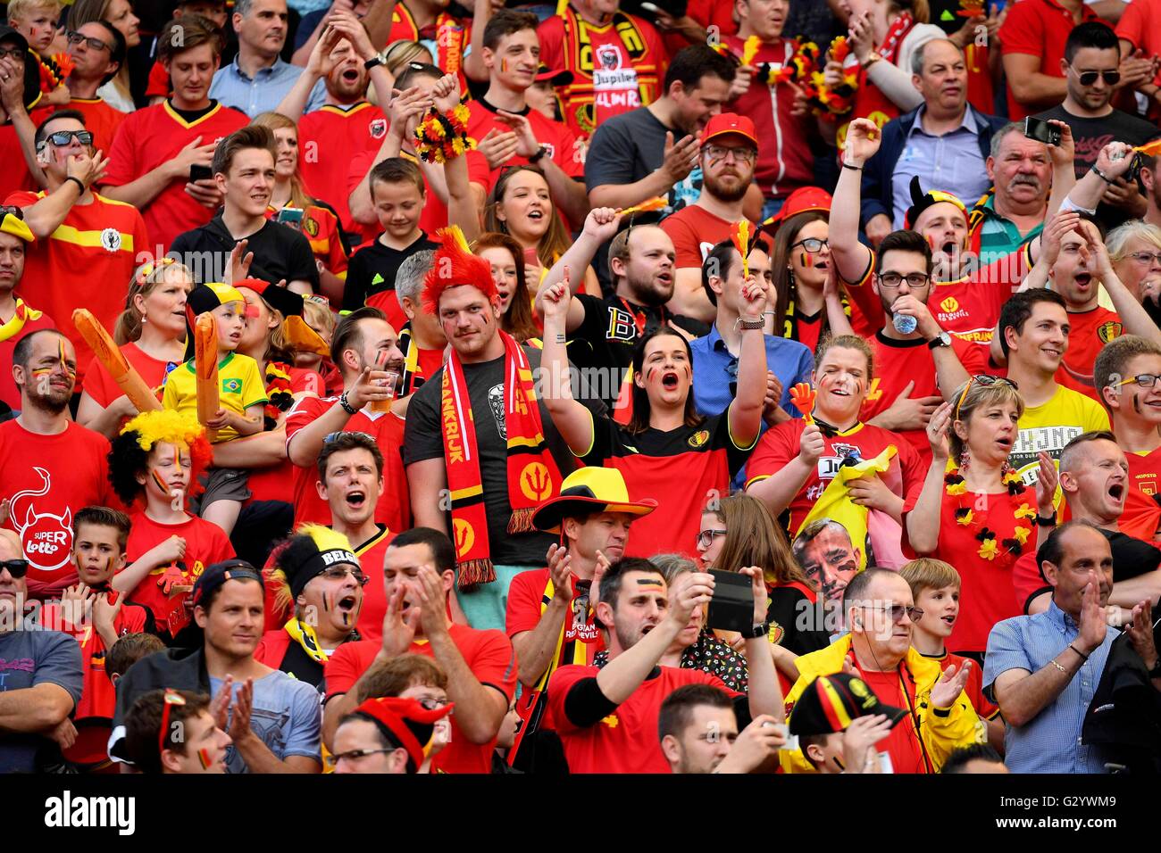 Brüssel, Belgien. 5. Juni 2016. International Football freundlich. Belgien vs. Norwegen. Unterstützer und Fans während das internationale Freundschaftsspiel zwischen Belgien und Norwegen vor der UEFA European Championship EURO 2016 in Frankreich. Belgien kam von hinten, gewinnt das Spiel 3: 2 Credit: Action Plus Sport/Alamy Live News Stockfoto