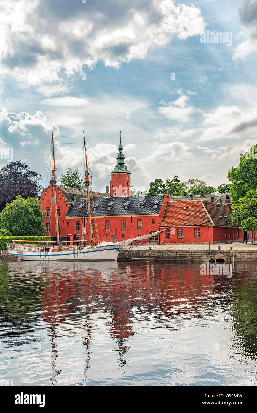 Ein Bild von Halmstad Burg am Ufer des Flusses befindet sich in der Region Halland Schweden. Stockfoto