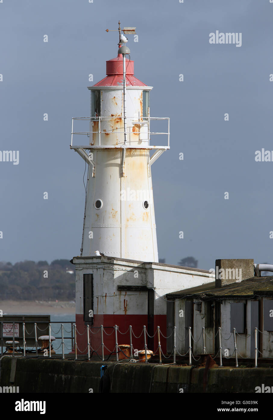 Der Hafen Leuchtturm, Newlyn, Cornwall, England, Vereinigtes Königreich. Stockfoto