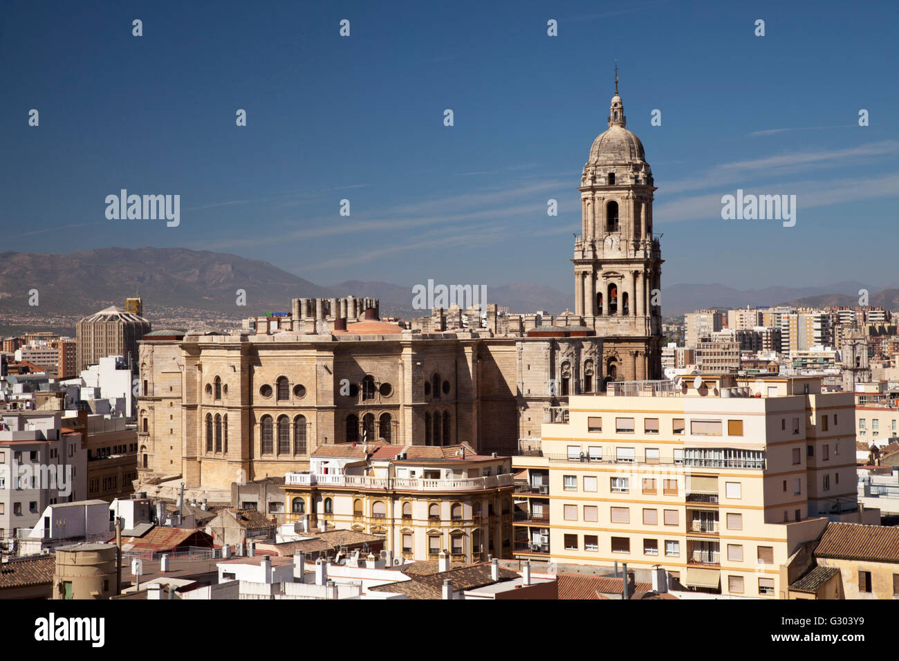 Blick vom Alcazaba Festung auf die Altstadt und Catedral De La Encarnación, Kathedrale von Málaga, Málaga Stockfoto