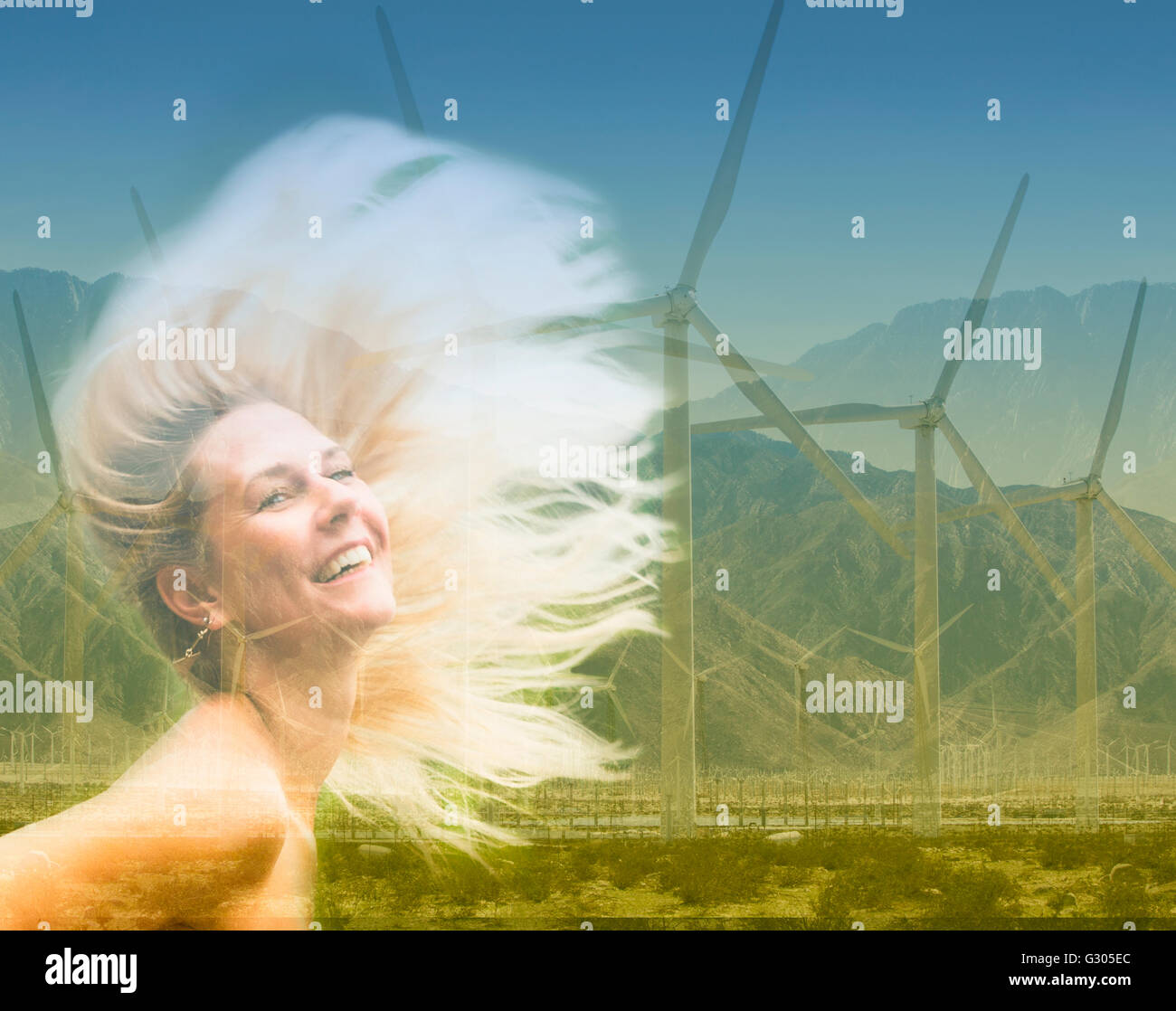 Doppelbelichtung blonden Frau und Wind Turbine in der Wüste von Kalifornien Stockfoto