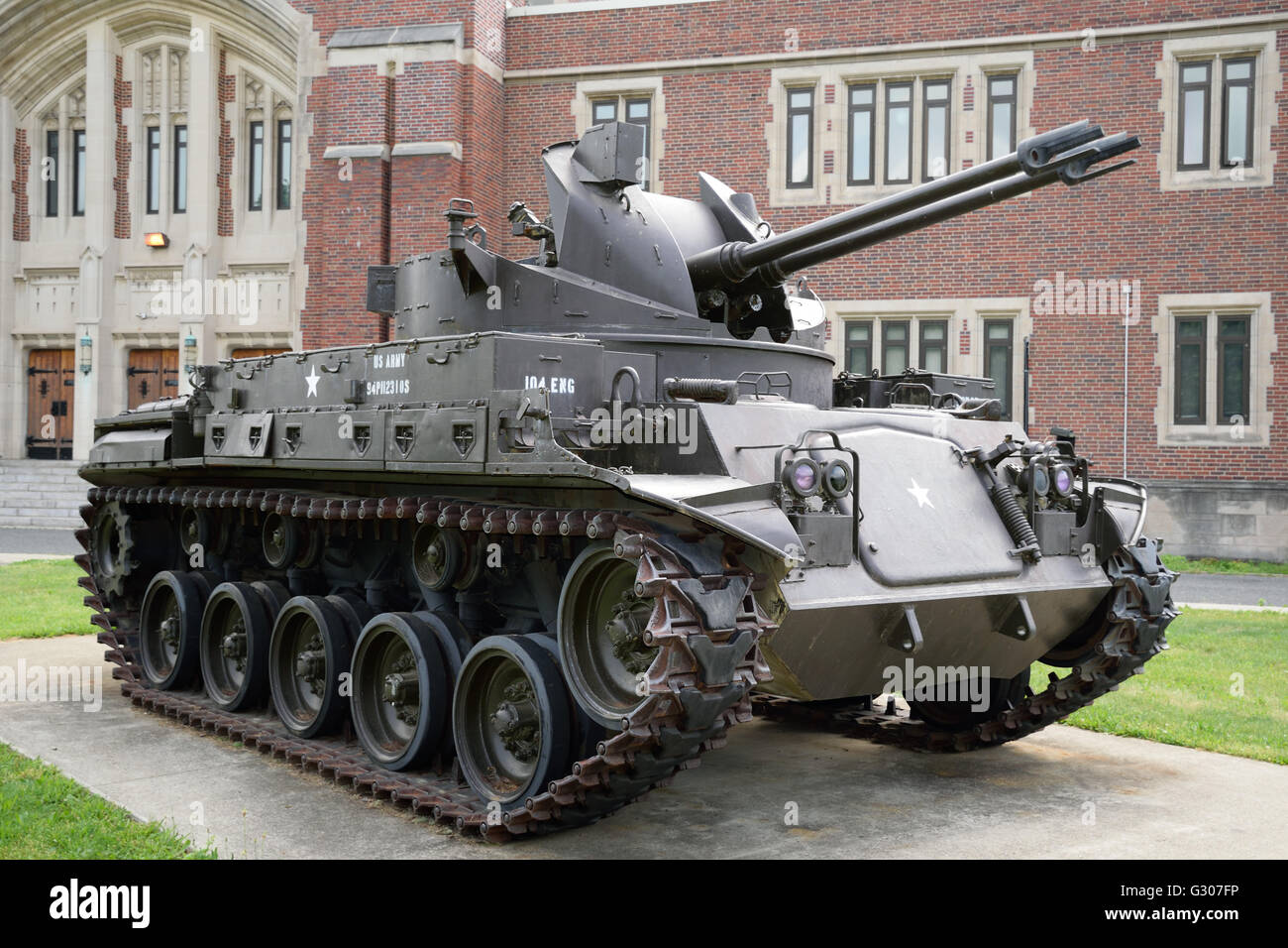 Schwarzen M42 Duster Tank in Teaneck Armory in New Jersey Stockfoto
