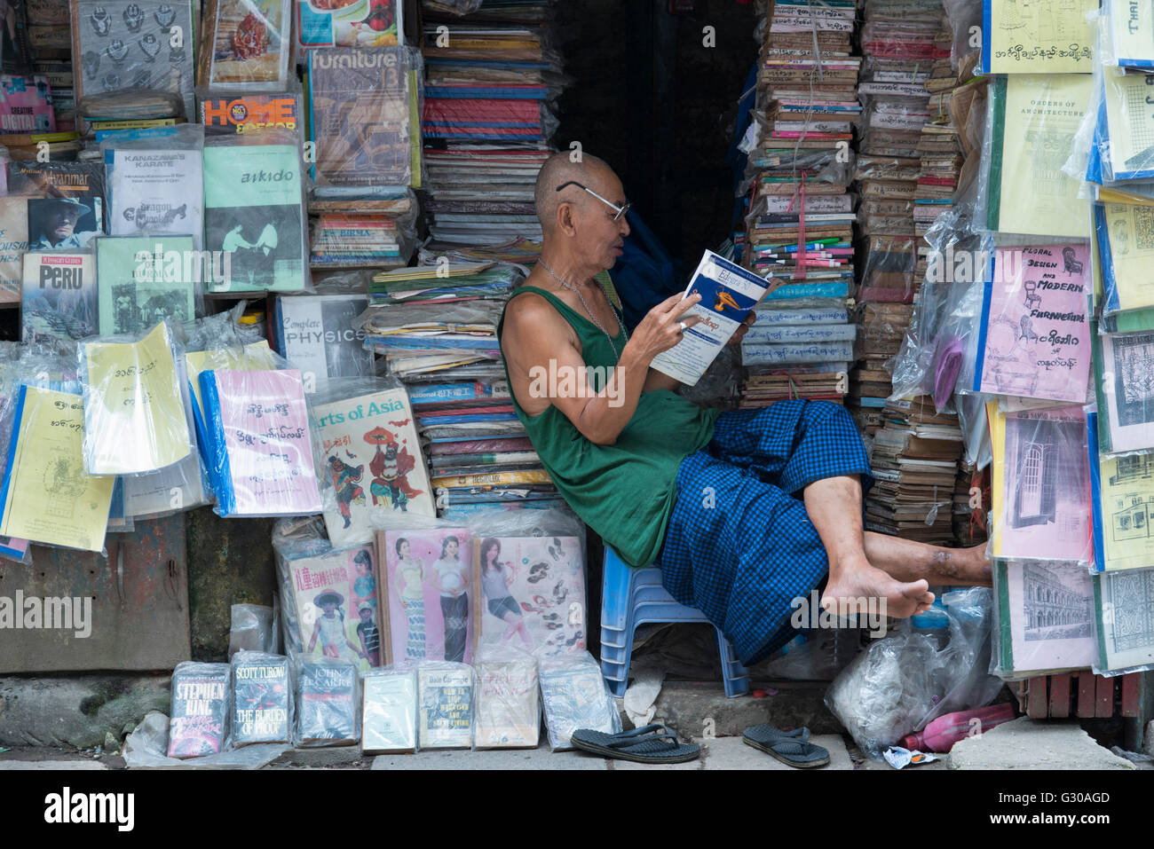 Straße Buchhandlung, Yangon (Rangoon), Myanmar (Burma), Asien Stockfoto