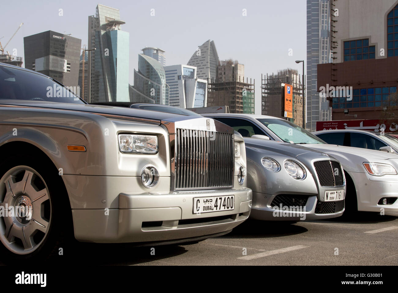 Rolls Royce Bentley geparkten Autos Flash-Dubai Stockfoto