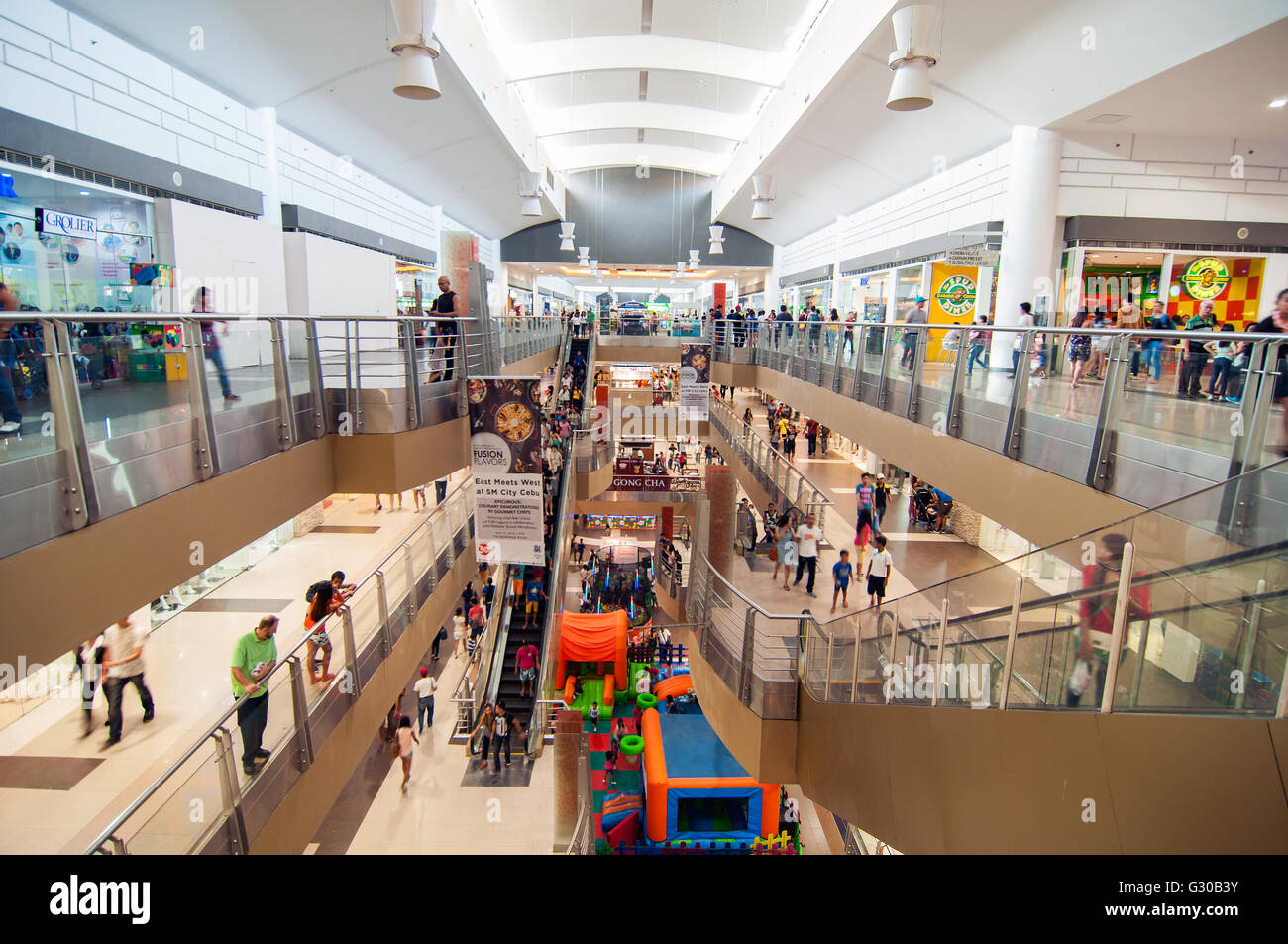 SM Mall Interieur, Reklamationsgebiet, Cebu City, Philippinen Stockfoto