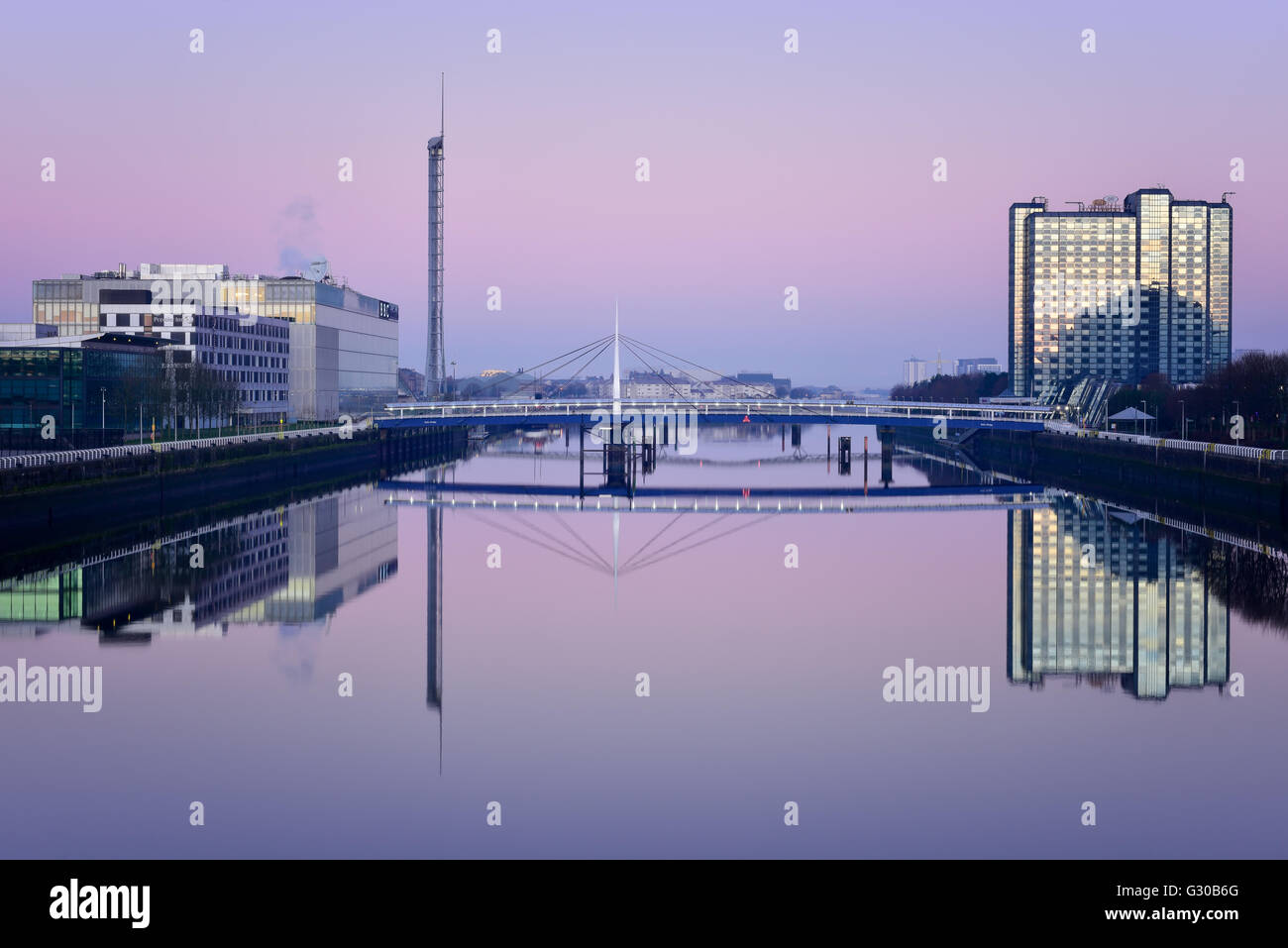 Glocken-Brücke über den River Clyde, Glasgow, Schottland, Vereinigtes Königreich, Europa Stockfoto