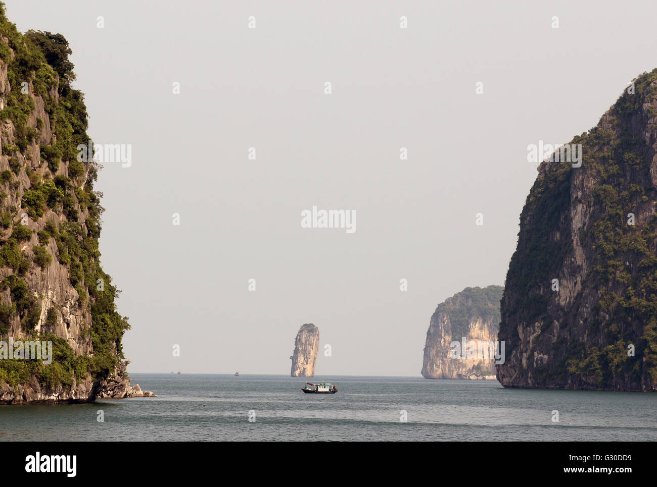 Ha Kreuzfahrt Long Halong Bucht Inseln Sehenswürdigkeit Stockfoto