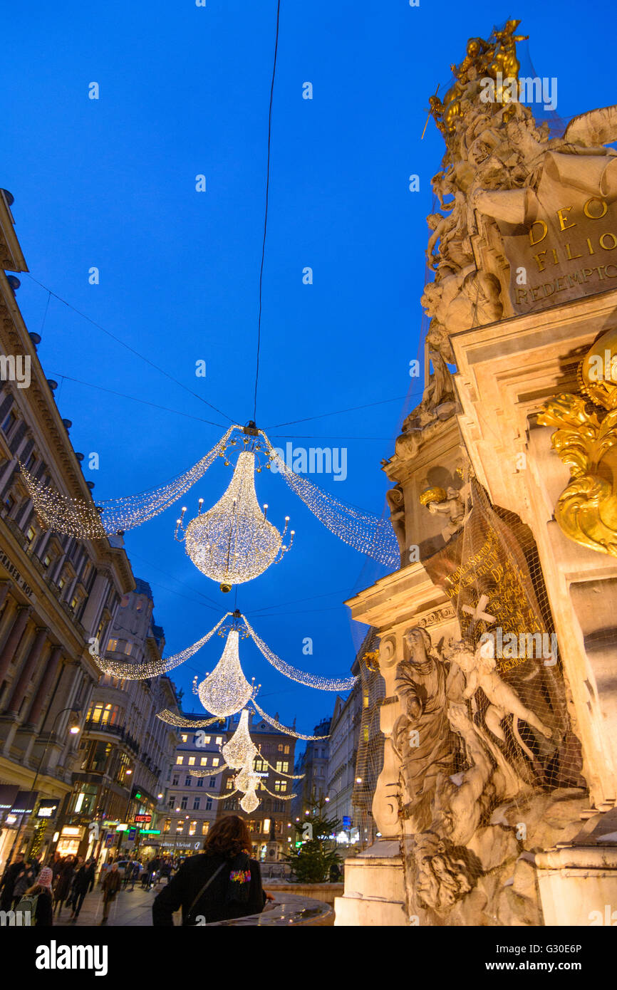 Fußgängerzone Graben mit Weihnachtsbeleuchtung, rechts Pestsäule, Österreich, Wien 01., Wien, Wien Stockfoto