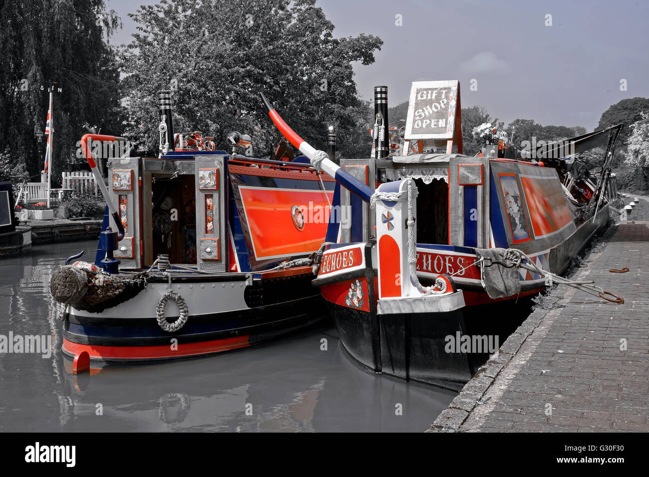 Typische Boote auf British Waterways. Stockfoto