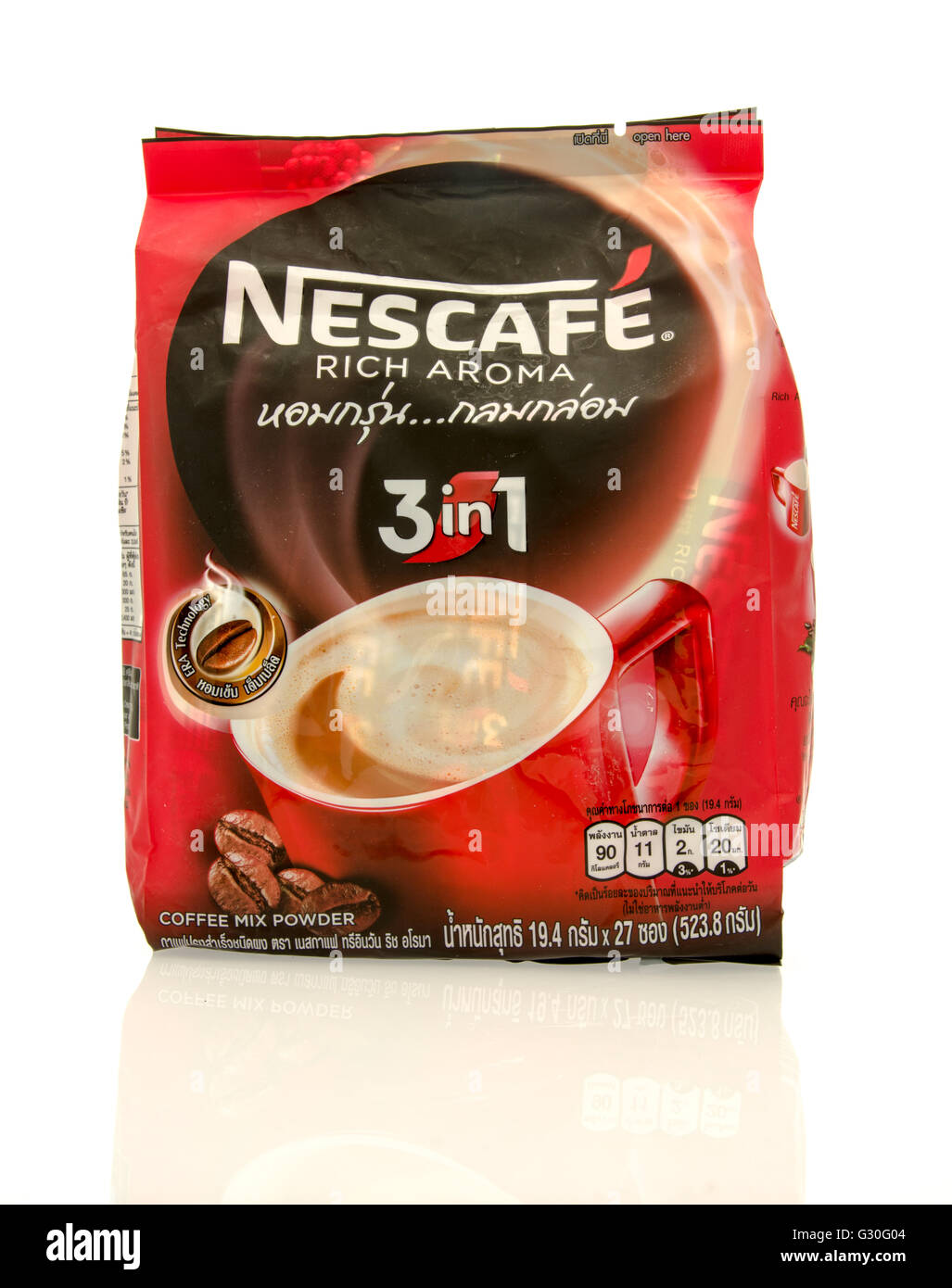 Winneconne, Wisconsin - 7. März 2016: Tasche von Nescafe Kaffee auf einem isolierten Hintergrund Stockfoto