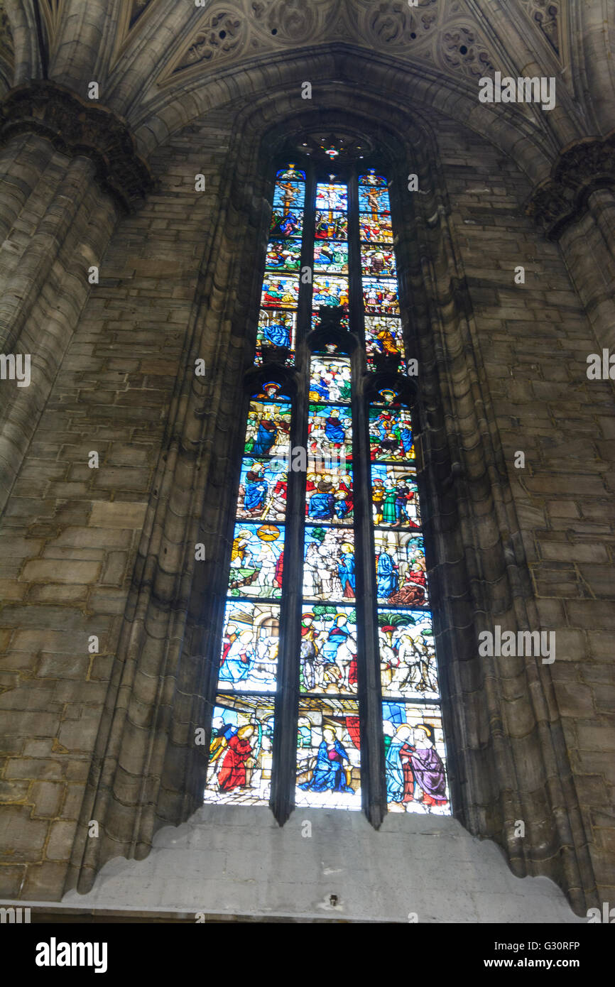Kathedrale innen: Glasfenster, Italien, Lombardei, Lombardei, Mailand, Mailand Stockfoto