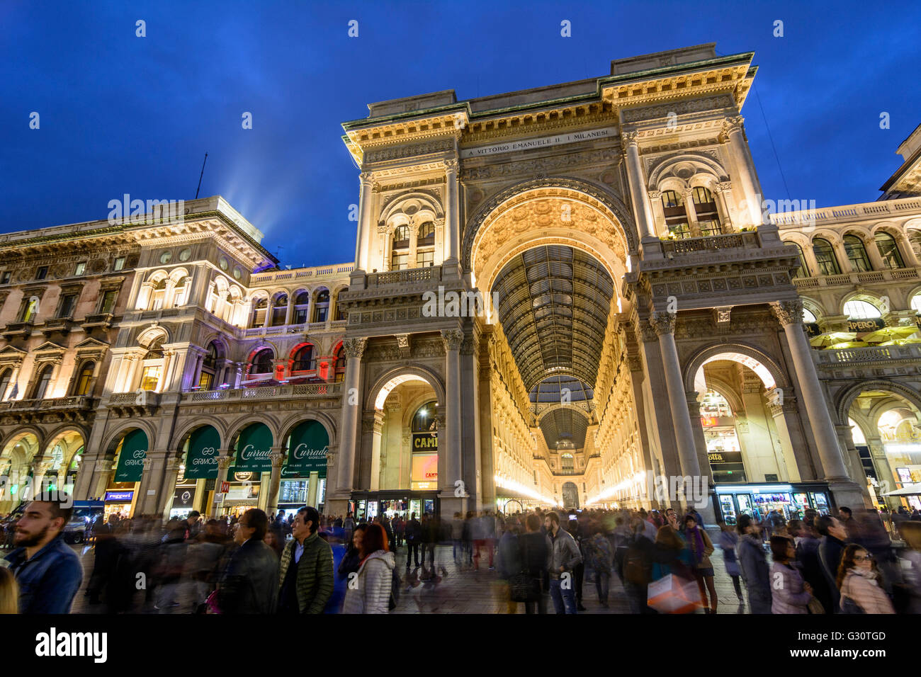 Bogen Sie am Eingang der Galleria Vittorio Emanuele II, Italien, Lombardei, Lombardei, Mailand, Mailand Stockfoto