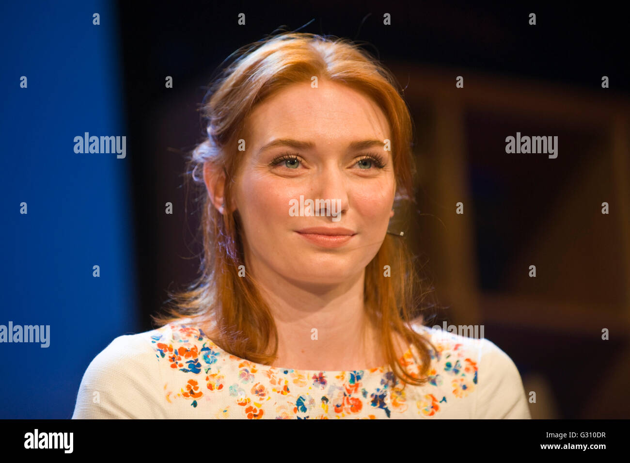 Eleanor Tomlinson, Demelza Poldark in 2015-BBC-Produktion von Poldark spielte sprechen auf der Bühne Hay Festival 2016 Stockfoto