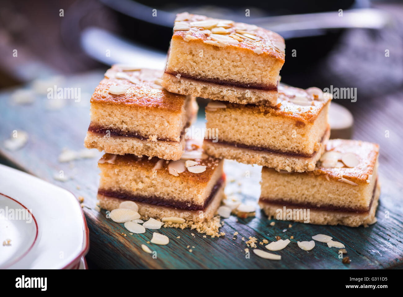 Stapel von Mandeltorte Scheiben Stockfoto