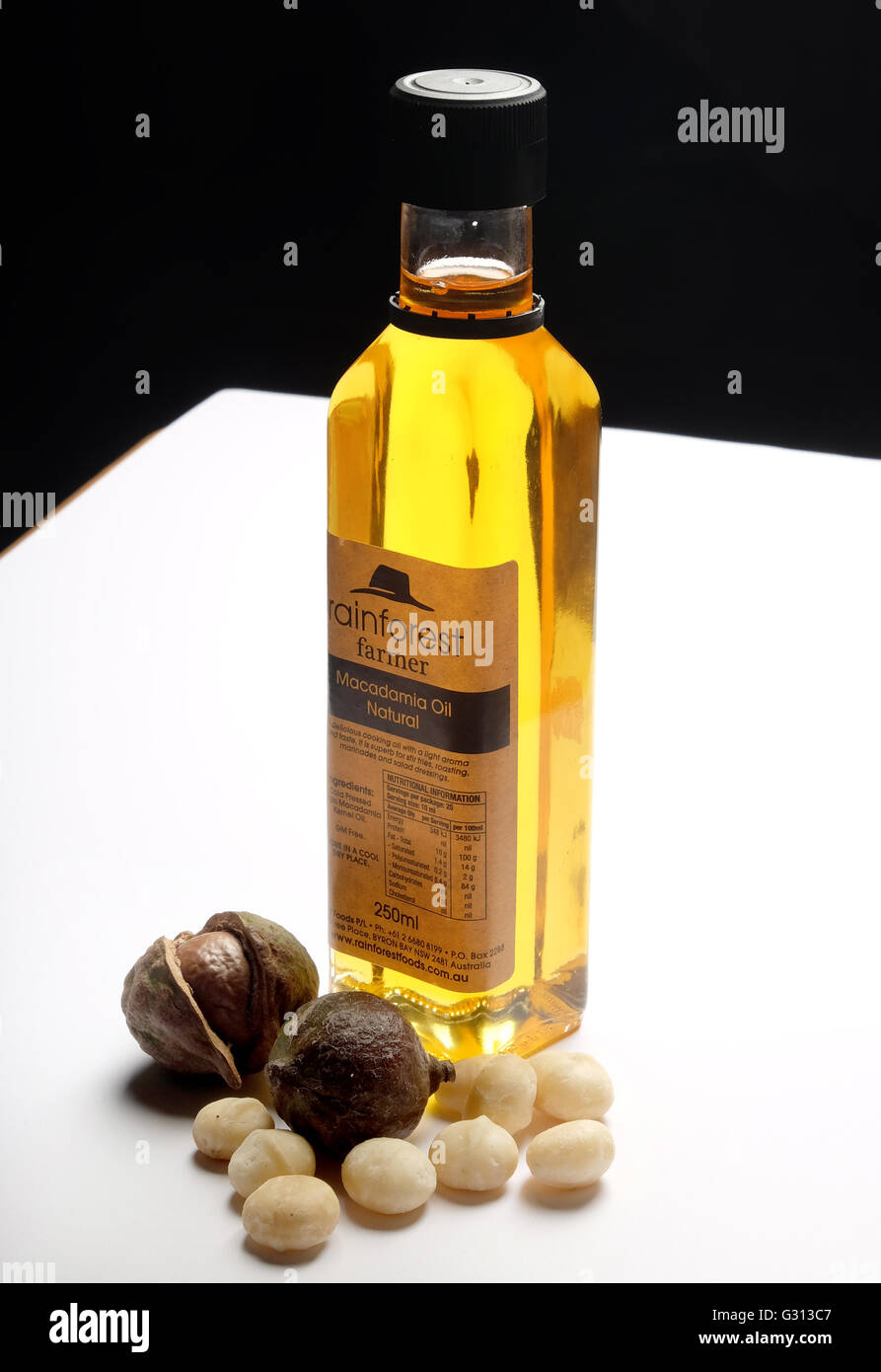 Macadamia-Nussöl Stockfoto