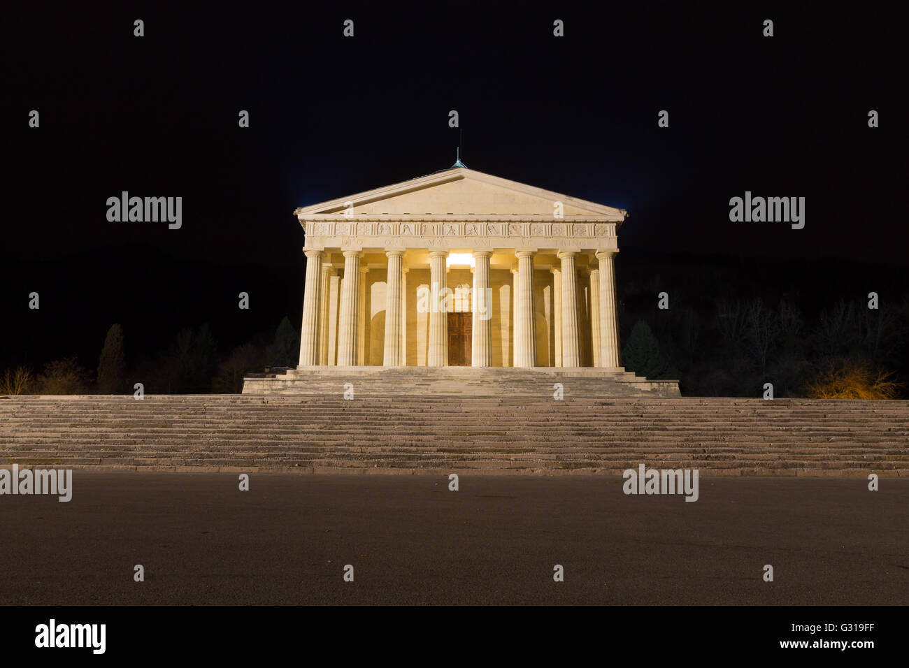 Nachtansicht des "Tempel des Canova' aus 'Possagno", Italien.  Architektur. Bildhauer Antonio Canova Stockfoto