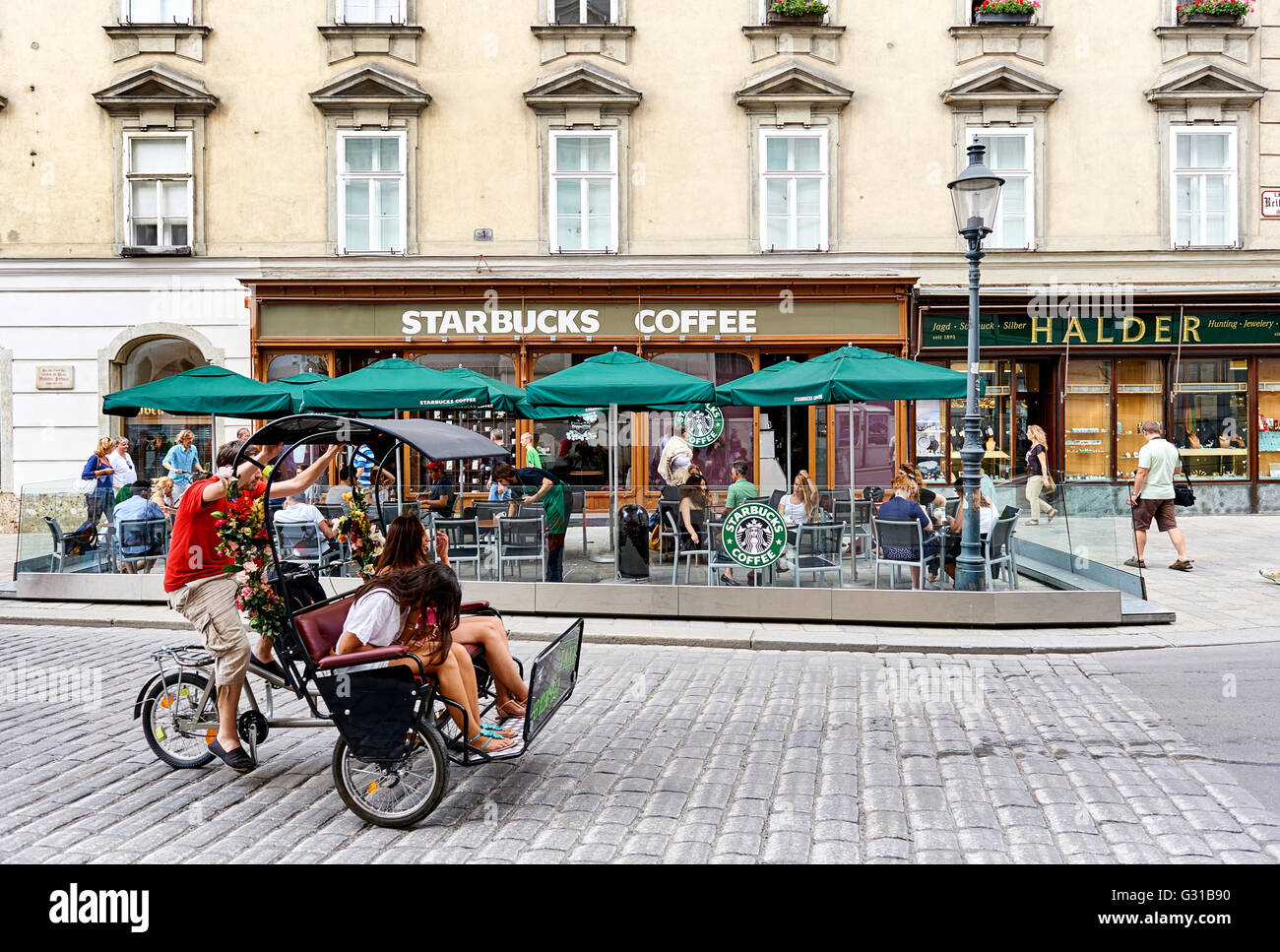 Starbucks Coffee im Zentrum von Wien Stockfoto
