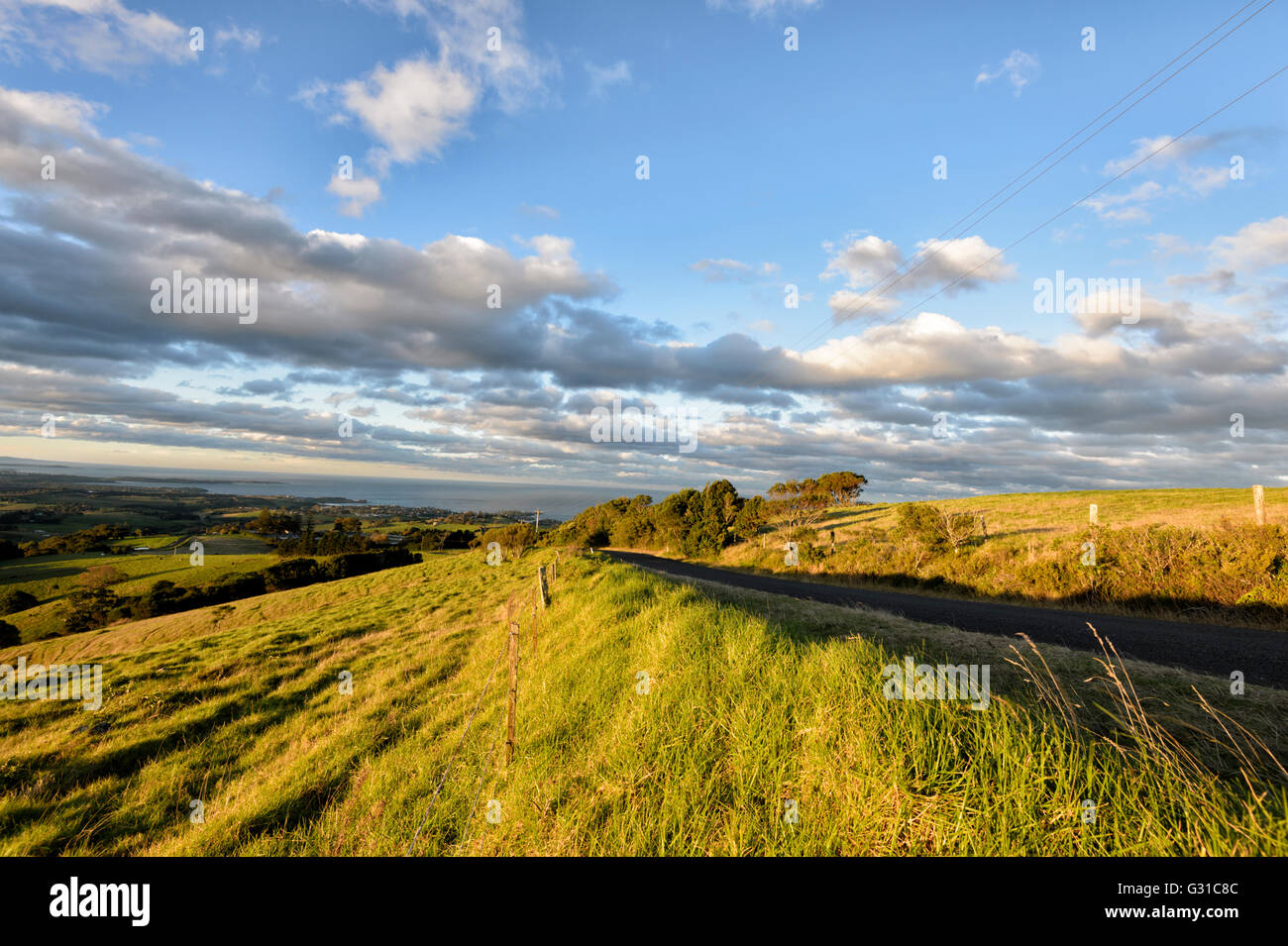 Landstraße in den Hügeln über Kiama, Illawarra Coast, New-South.Wales, Australien Stockfoto