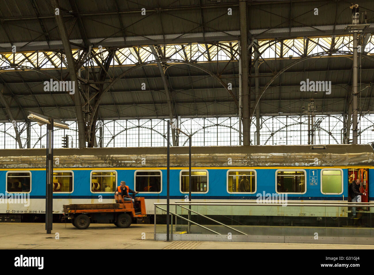 Prag, Tschechische Republik, die Bahn Ceske Drahy in Prag Hauptbahnhof Stockfoto