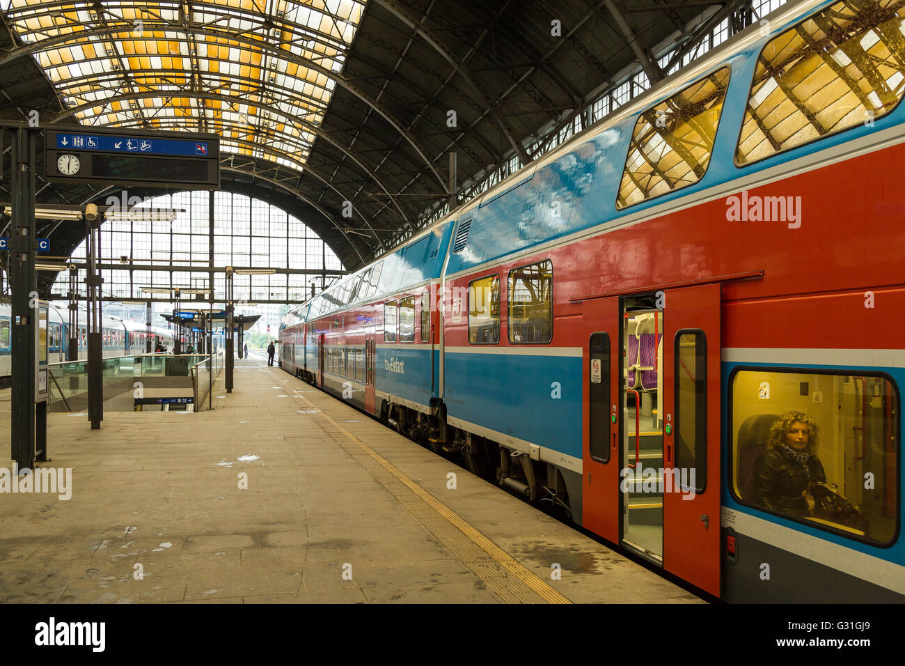 Prag, Tschechische Republik, die Bahn Ceske Drahy in Prag Hauptbahnhof Stockfoto