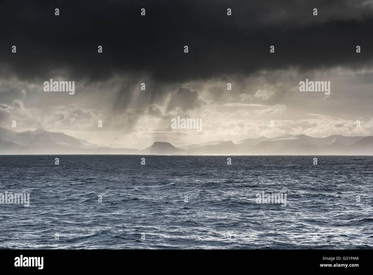 Dänemark, dunkle Wolken über dem Nordatlantik Stockfoto