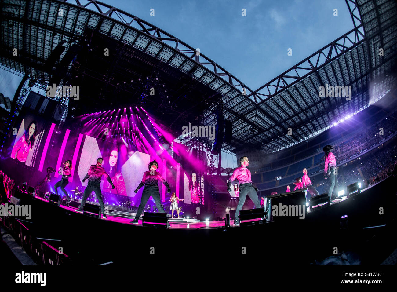 Mailand, Italien. 5. Juni 2016. Laura Pausini führt live im Stadio San Siro in Mailand, Italien, auf Kredit-5. Juni 2016: Mairo Cinquetti/Alamy Live News Stockfoto