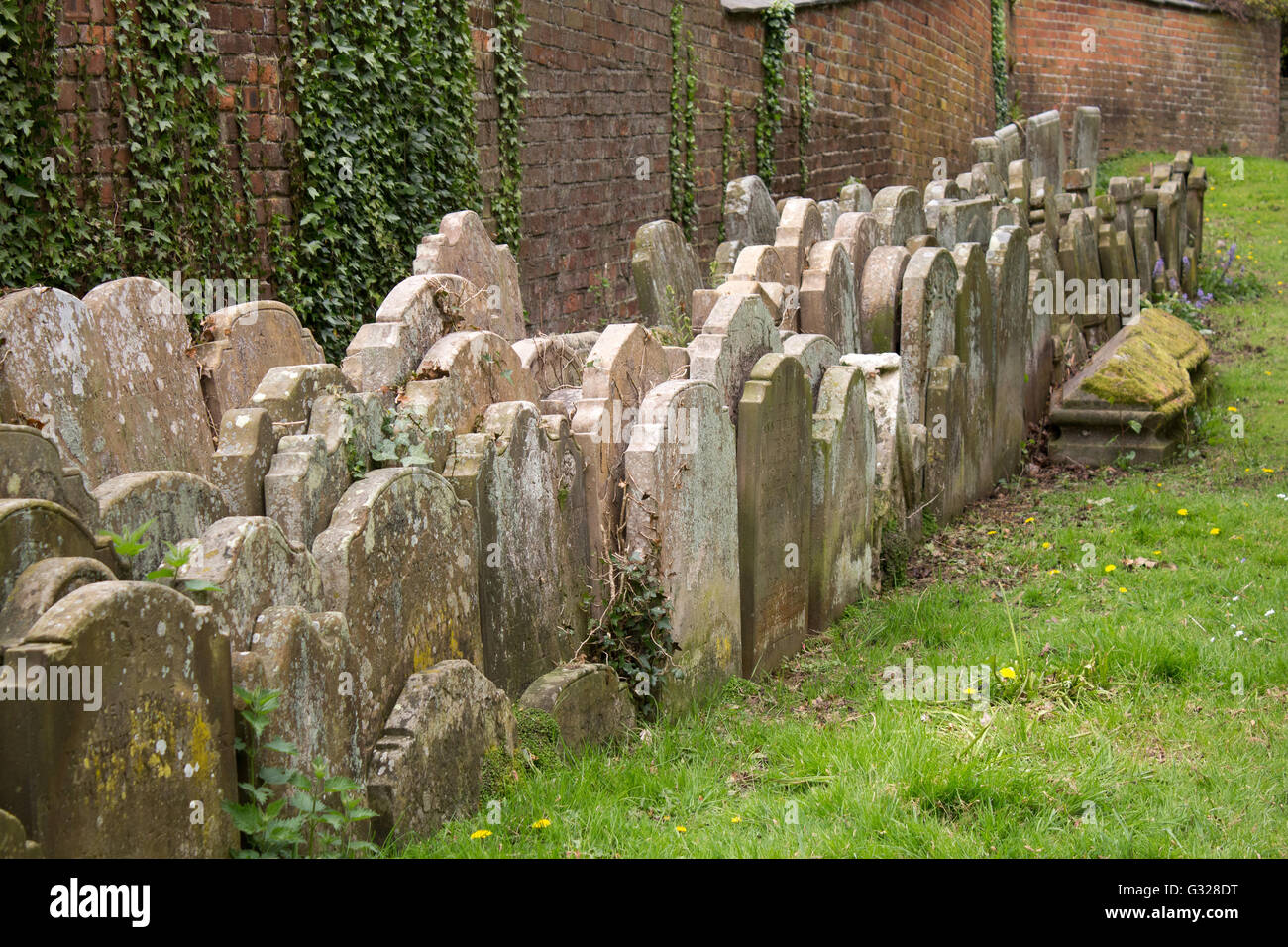 Bewegte grabsteine Fotos und Bildmaterial in hoher Auflösung Alamy