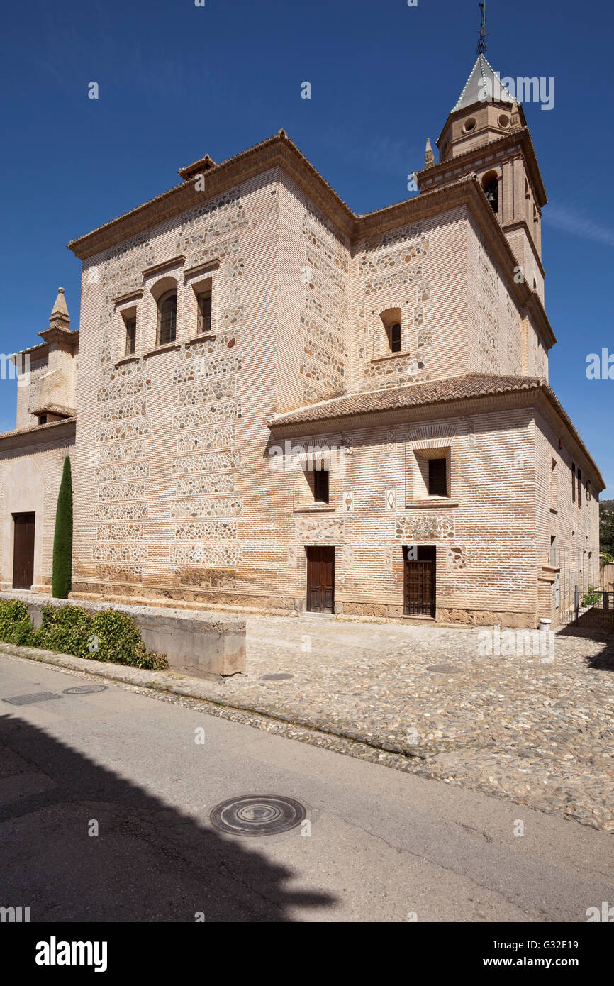 Iglesia de Santa Maria Kirche auf dem Gelände der Alhambra, UNESCO-Weltkulturerbe, Granada, Andalusien, Spanien, Europa Stockfoto