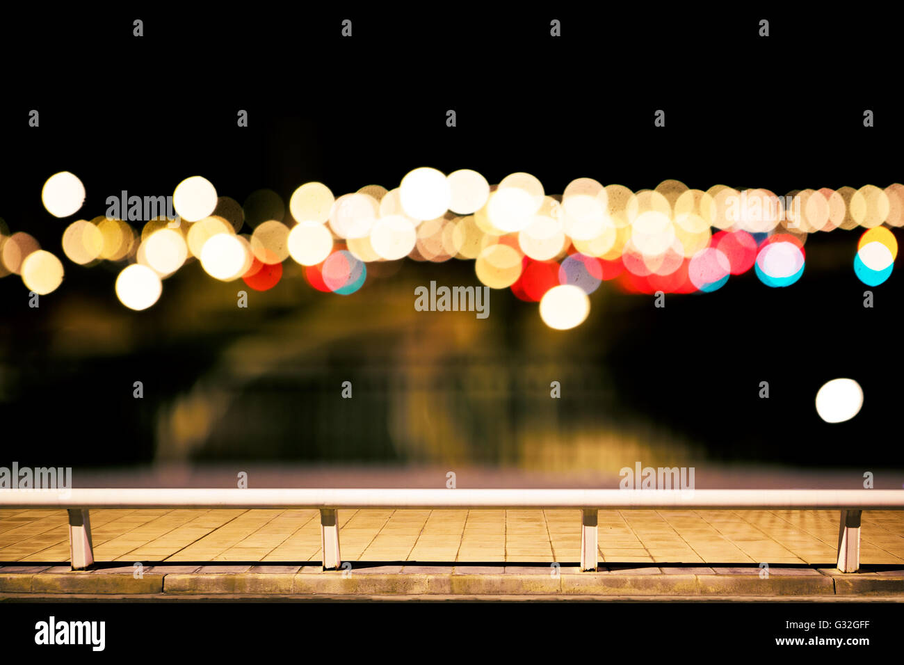 Abstrakte Stadt Lichter Hintergrund. Straße und Skyline Lichter Stockfoto