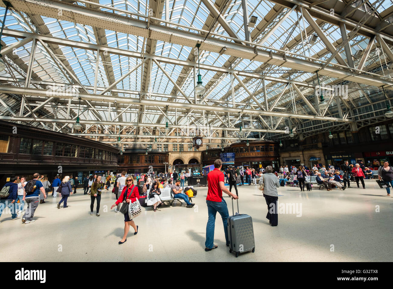 belebten öffentlichen Halle an Glasgow Central Station in Glasgow, Vereinigtes Königreich Stockfoto