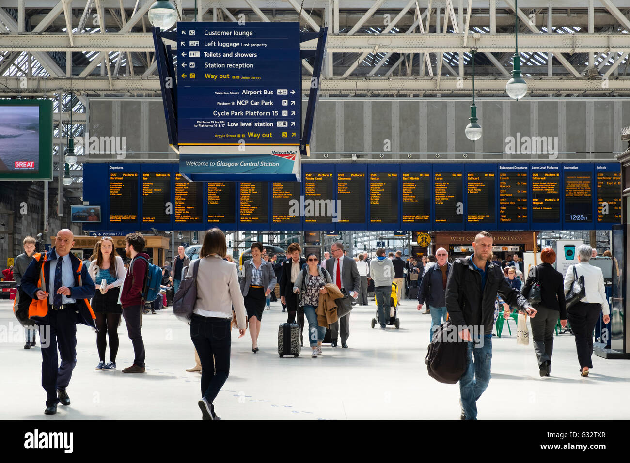 belebten öffentlichen Halle an Glasgow Central Station in Glasgow, Vereinigtes Königreich Stockfoto