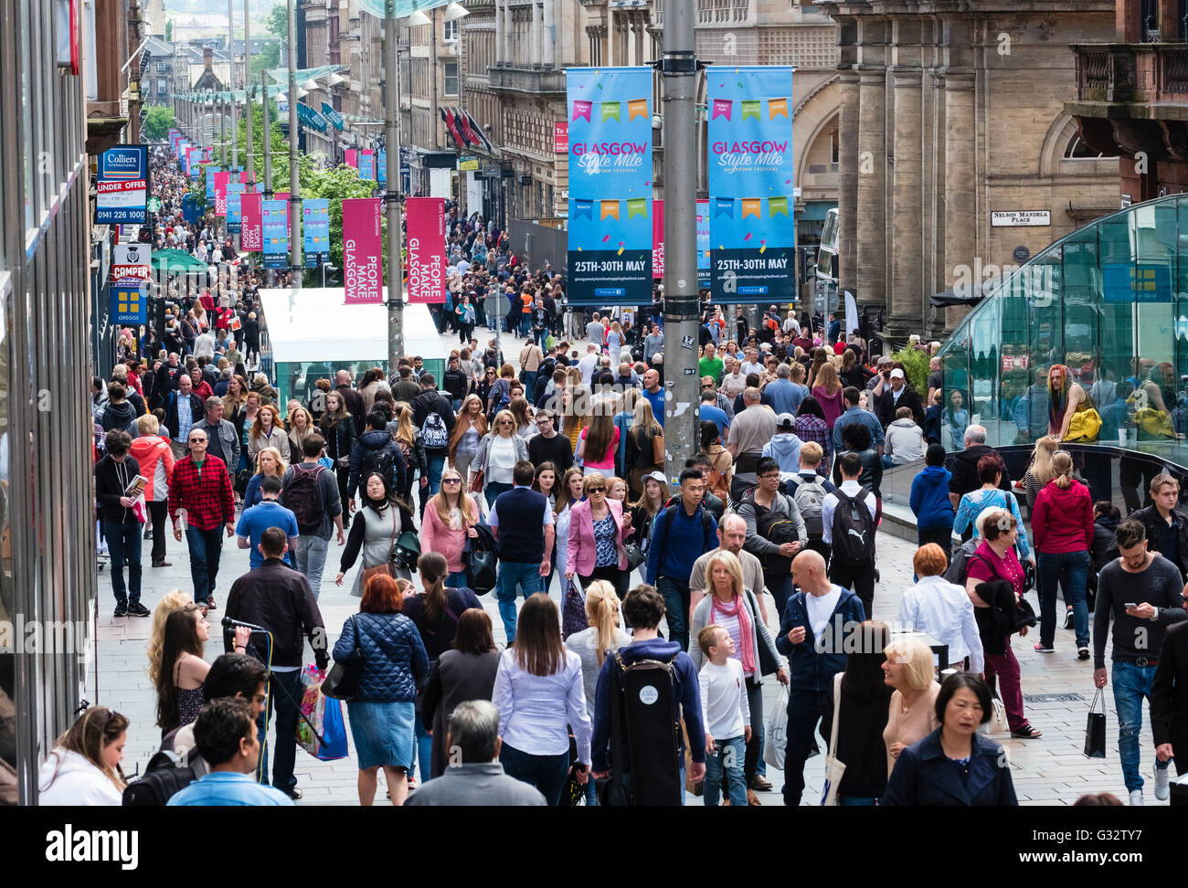Ansicht der Käufer auf belebten Buchanan Street, beliebte Einkaufsstraße in zentralen Glasgow Vereinigtes Königreich Stockfoto