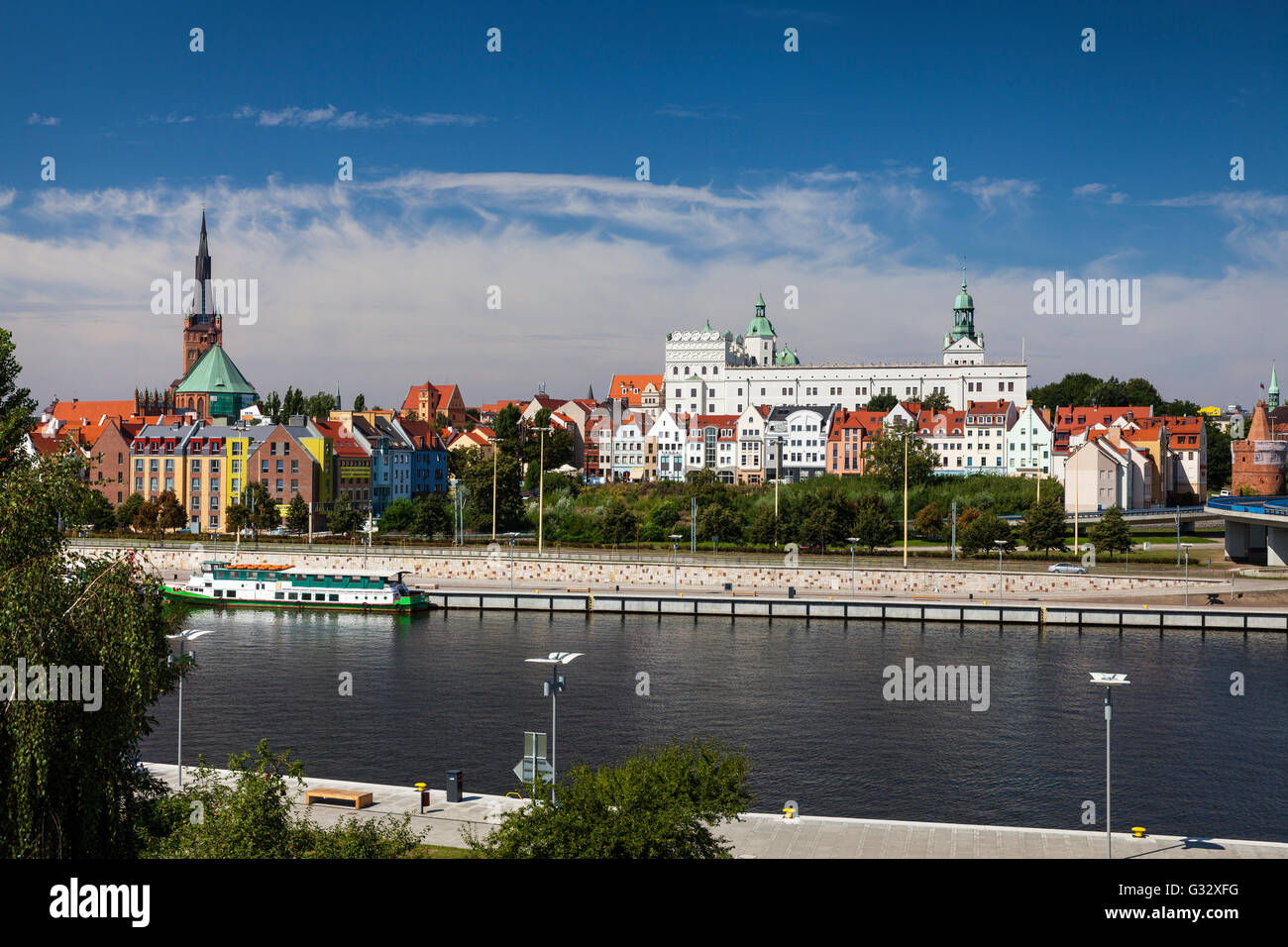 Szczecin-Panorama über den Fluß Odra, den Blick auf das Schloss der Pommerschen Herzöge, Polen. Stockfoto