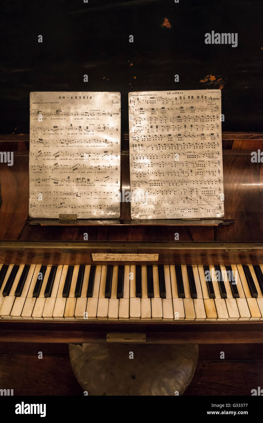 Alte klaviernoten -Fotos und -Bildmaterial in hoher Auflösung – Alamy