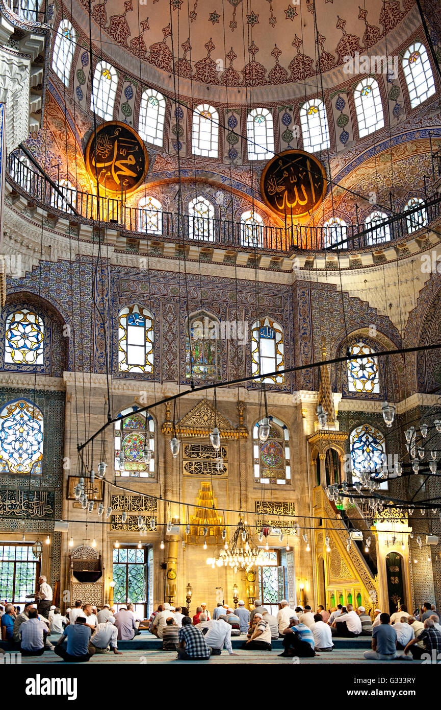 Innenraum der blauen Moschee, Eminonu, Istanbul, Türkei Stockfoto