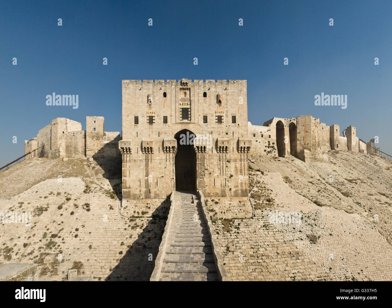 Zitadelle von Aleppo. Aleppo, Syrien. Das innere Tor der Zitadelle. Stockfoto