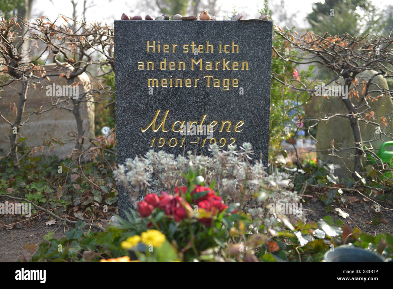 Schnappen Sie sich Marlene Dietrich, Kuenstlerfriedhof, Stubenrauchstrasse, Friedenau, Berlin, Deutschland / Künstlerfriedhof Stockfoto